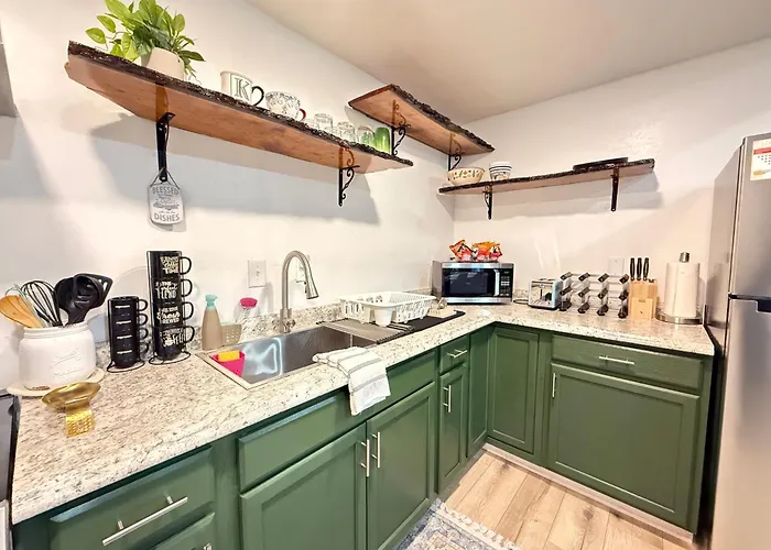 Modern Cabin, Near Snow Park, 3.5 Miles To Snp!