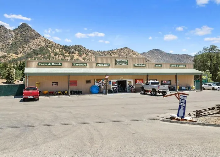 The Belle Sequoia Motel Rm9